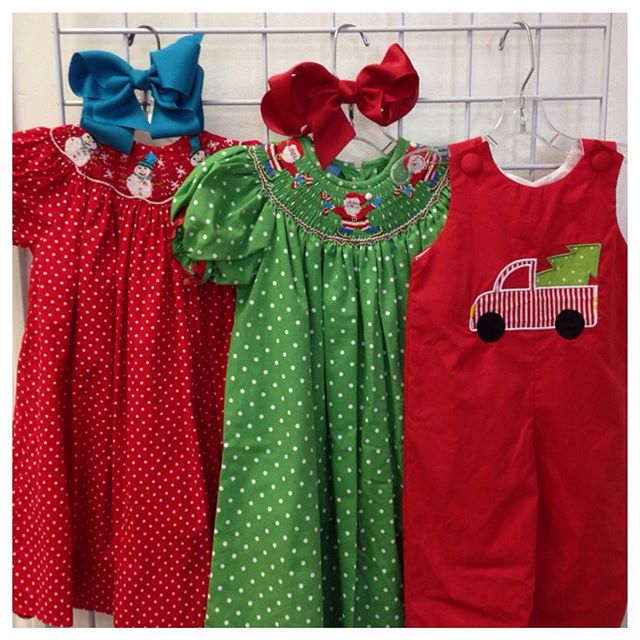 Christmas Cuteness Arriving Daily! Get your holiday cards and pictures done early!#225 #batonrouge #gobr #refinerykids #christmas2015 #anavini #remembernguyen #smockedclothing