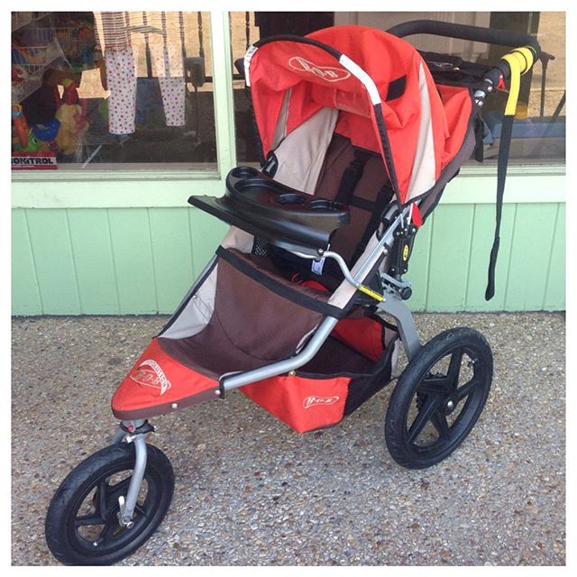 Just in: BOB Revolution Jogging Stroller!#bobjogger #bobjoggingstroller #refinerykids #225 #batonrouge