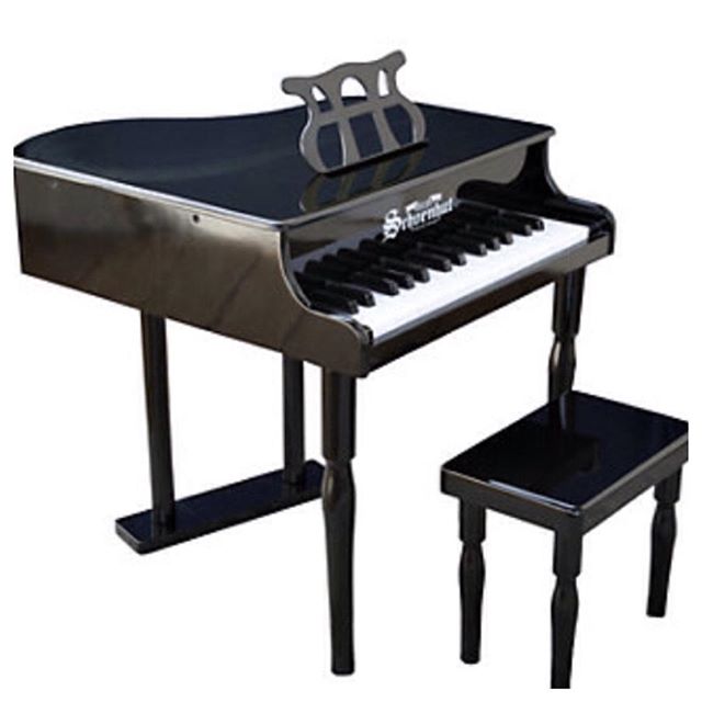Your little virtuoso will love this Schoenhut Baby Grand Piano! #schoenhut #schoenhutpiano #refinerykids #batonrouge #225